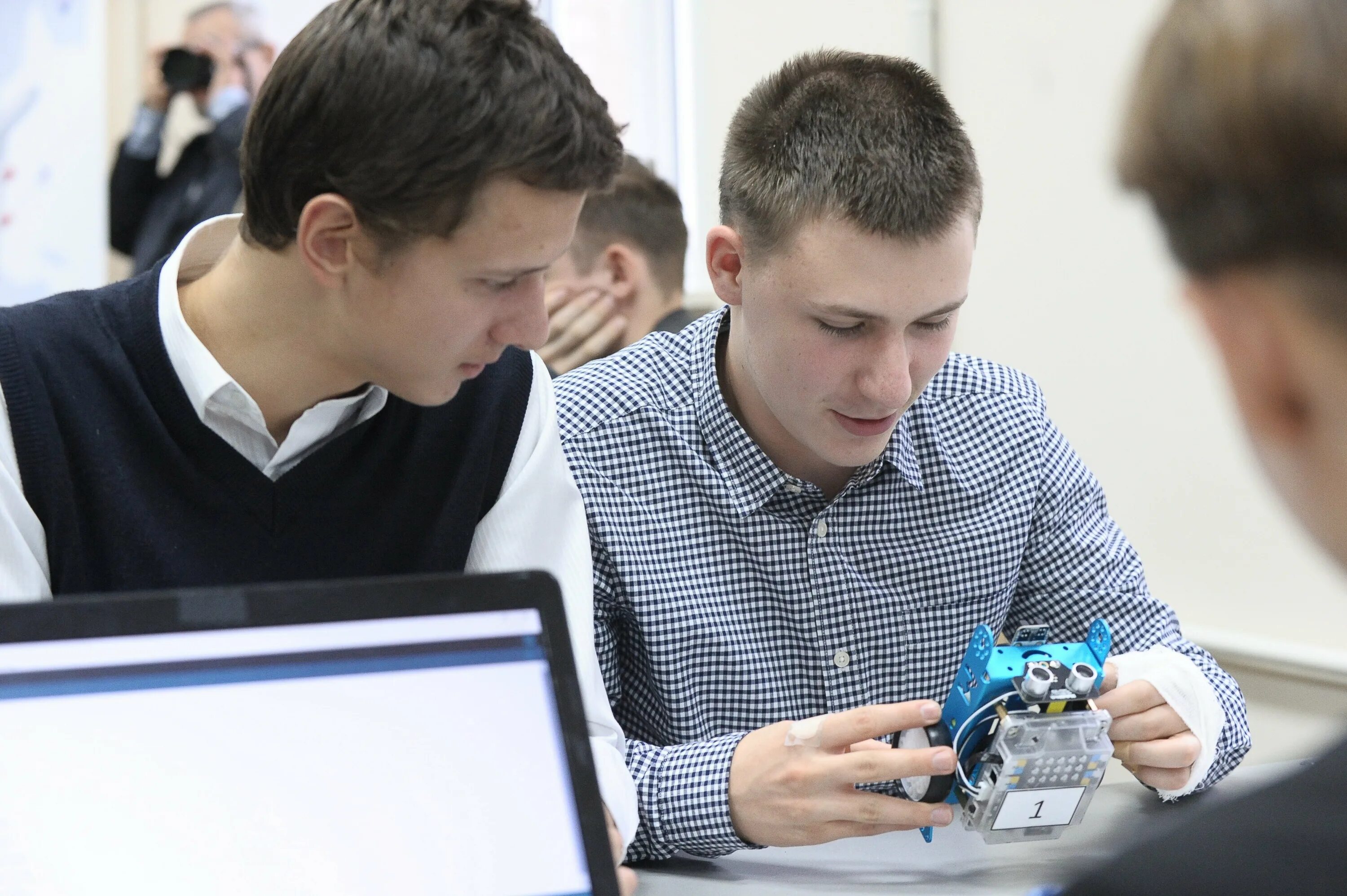 Разработчик приложений колледжи