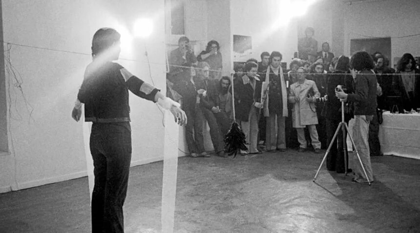 Ритм 0. Марина абрамович ритм 10. акционизм марина абрамович ритм 54. инсталляция ритм 0.