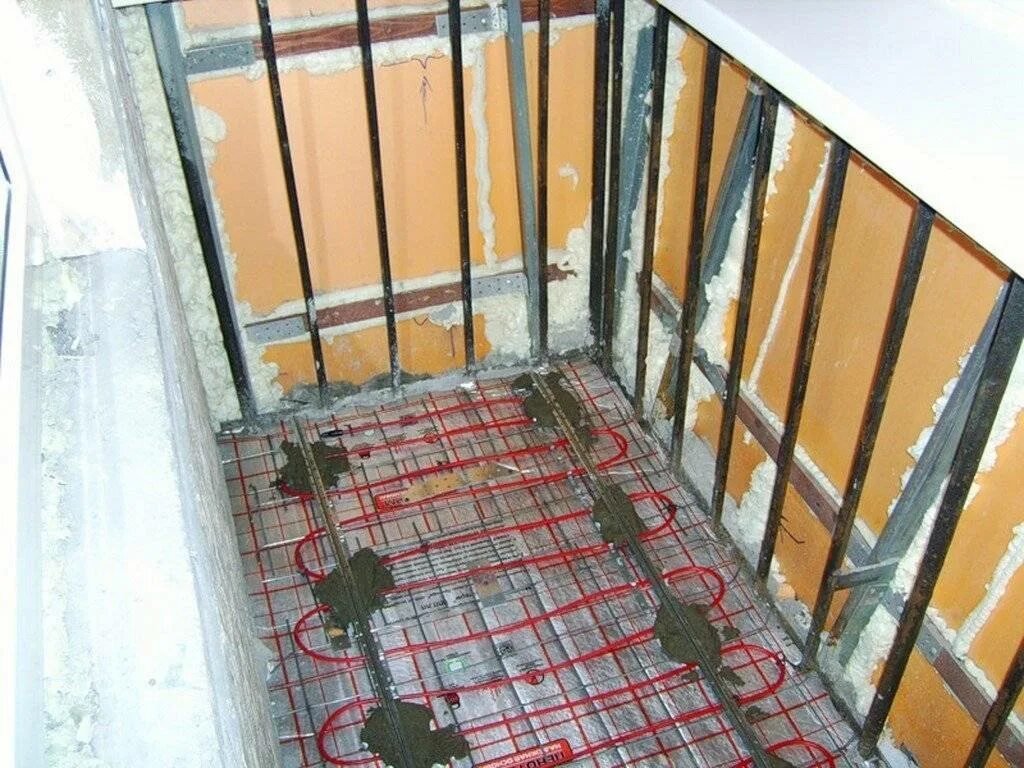 Утепляют лоджию зимой