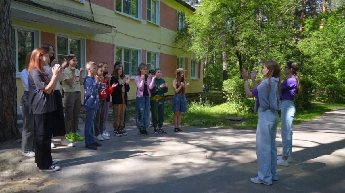 Лагерь во время каникул. Лагерь в Воронеже 300 детей. Отдых в лагере. Спортивный лагерь Воронеж. Бригантина детский лагерь Воронеж.