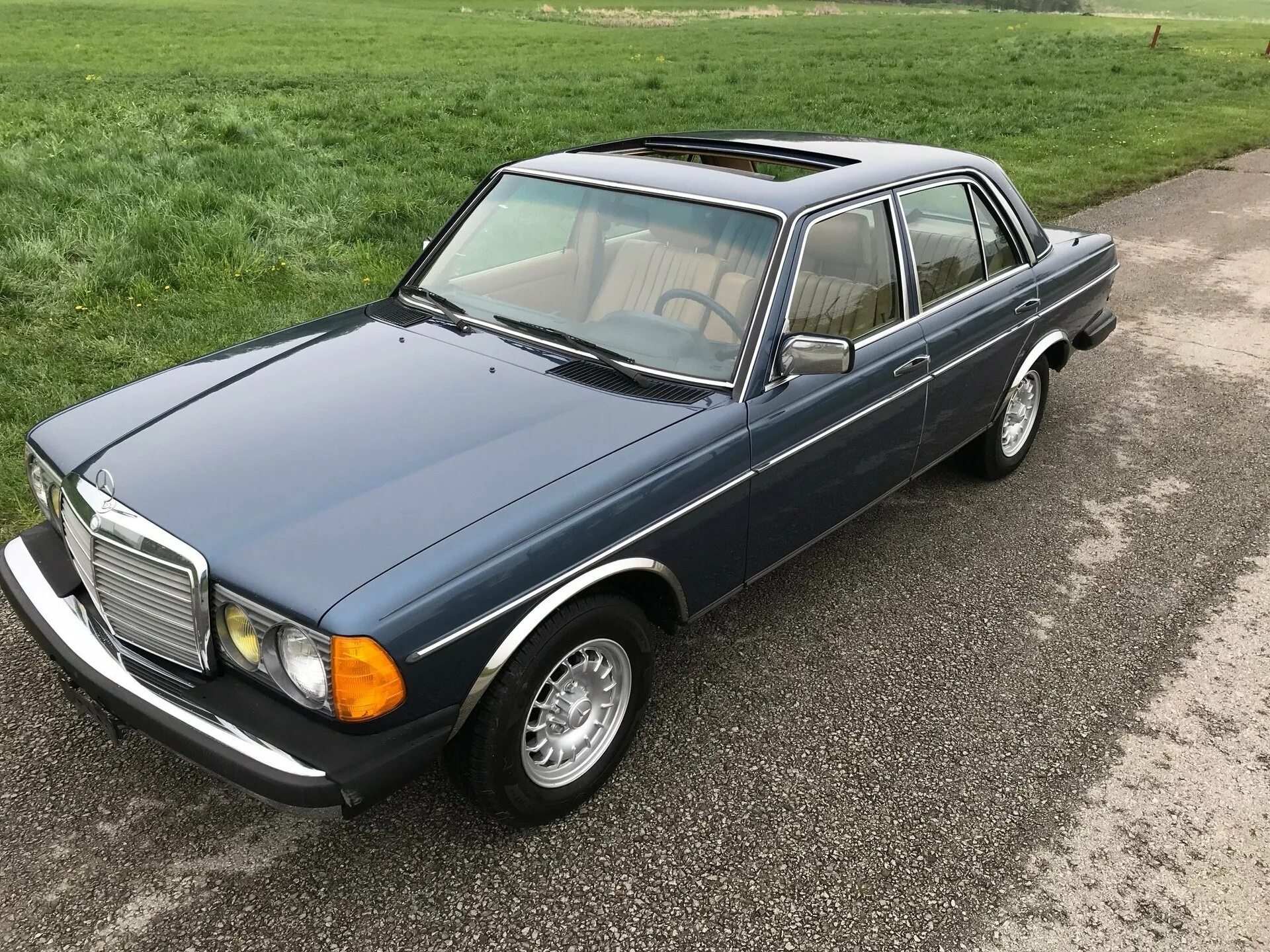 Купить мерса дизель. Mercedes Benz 300d. Mercedes 1983. Мерседес Бенц. Дизель. 1977-80г. Мерседес Бенц дизель 1978.