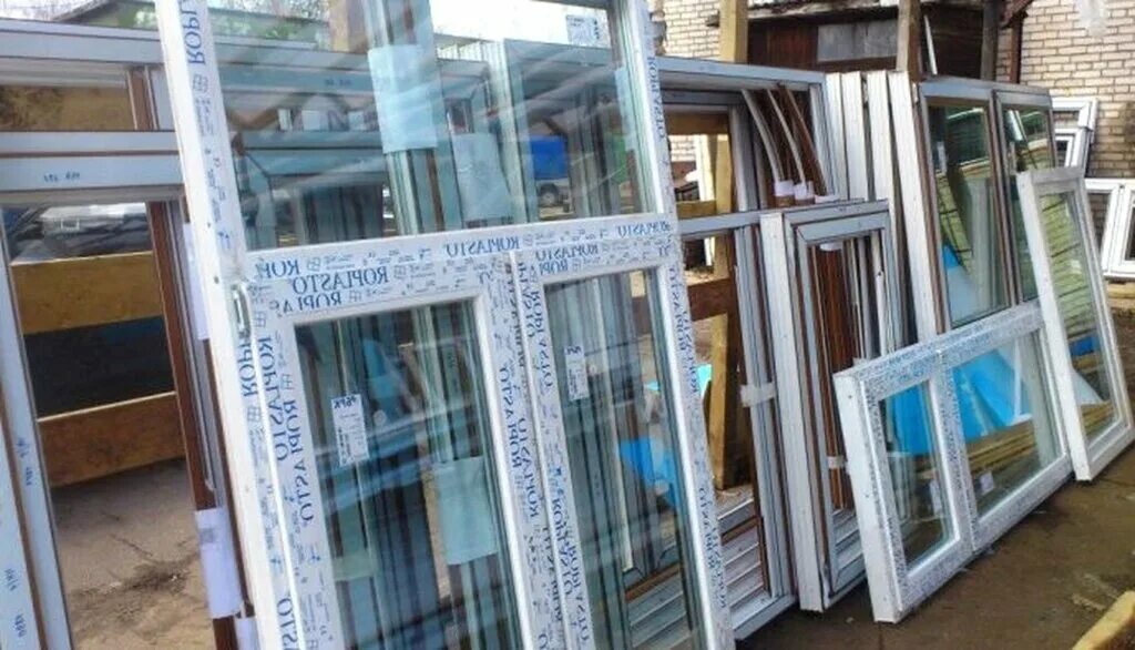 Готовые пластиковые окна москва. Оконный пвх профиль плафен (plafen). Пластиковое окно 50х50. Окна пвх. Готовые пластиковые окна.