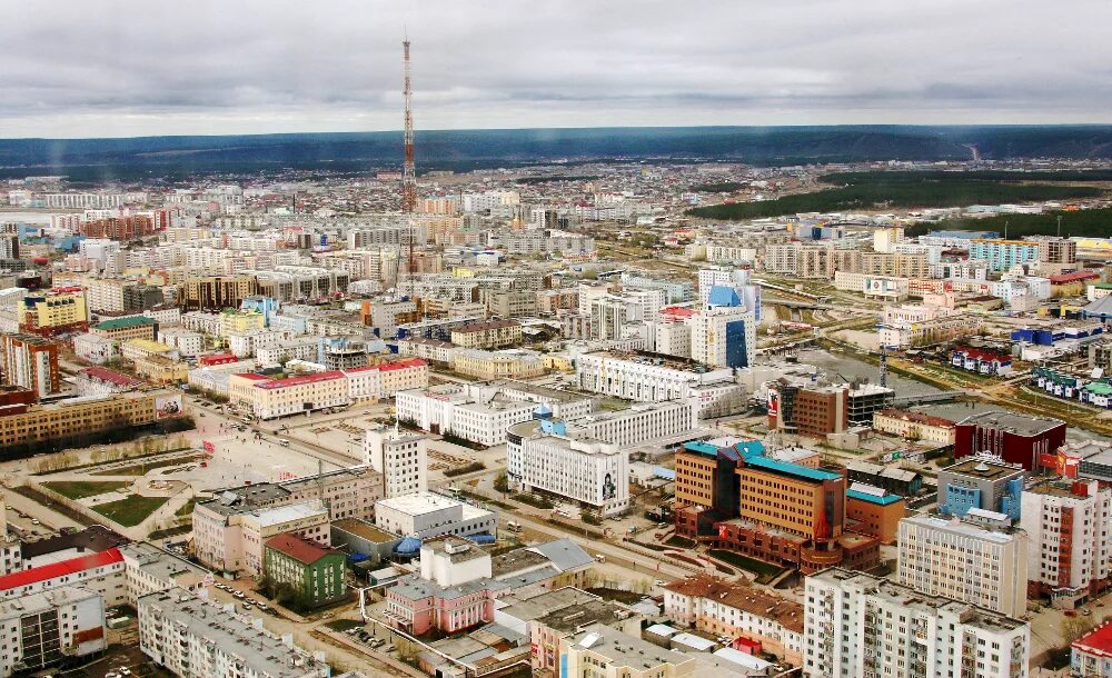 Время города якутия. Город Якутск Республика Саха Якутия. Столица Якутии Якутск. Город Республика (Саха Якутия) парк. Г Мирный Республика Саха Якутия.