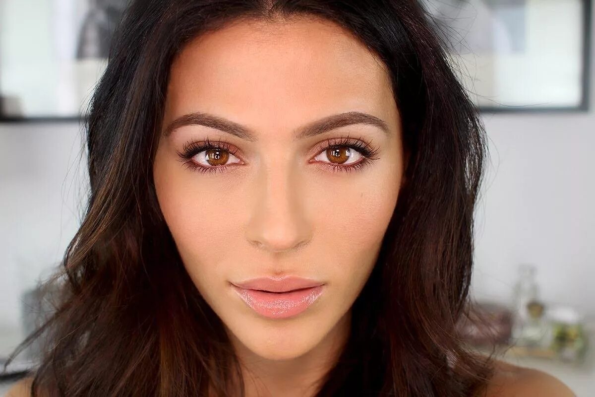 Армянская внешность. Красивые черные глаза. Женское лицо. Еврейка внешность. Миндалевидные глаза.