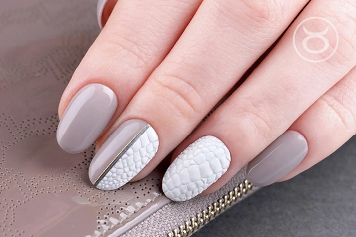 Маникюр лермонтовский. Маникюр дизайн. Варианты маникюра 2023. Маникюр выпуклый рисунок. Маникюр сургут для мужчины.