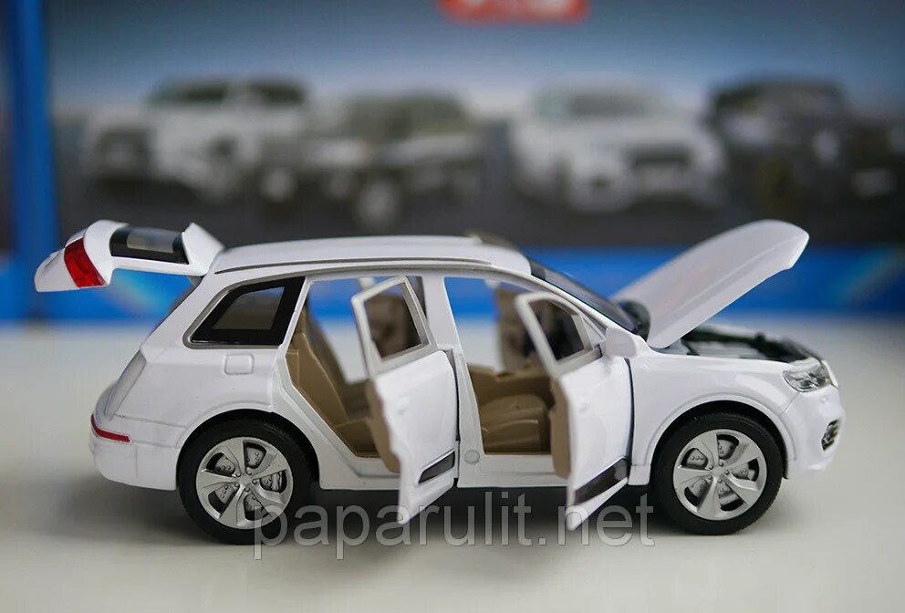 Ауди машинка 1:24. Audi q7 моделька. Audi q5 1:24 моделька. Модель 1:18 Audi q5. Машинка открывается капот багажник