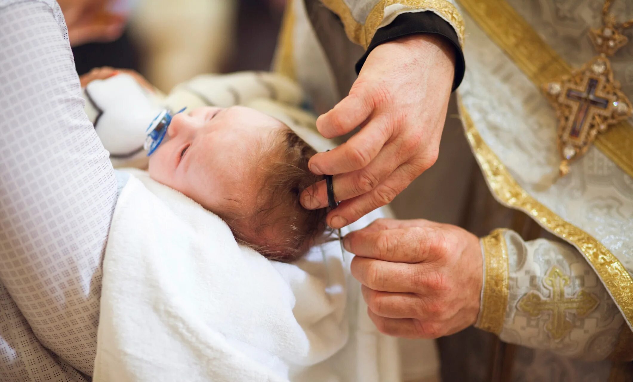 Крестят ли во время поста. Таинство крещения. Обряд крещения ребенка. Таинство крещения в православной церкви. Крещение младенцев в православии.