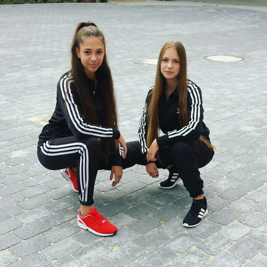 Гопник девушка как называется. Adidas tracksuit slav. девушка гопник. девушка на кортах. девушка гопник красивая.