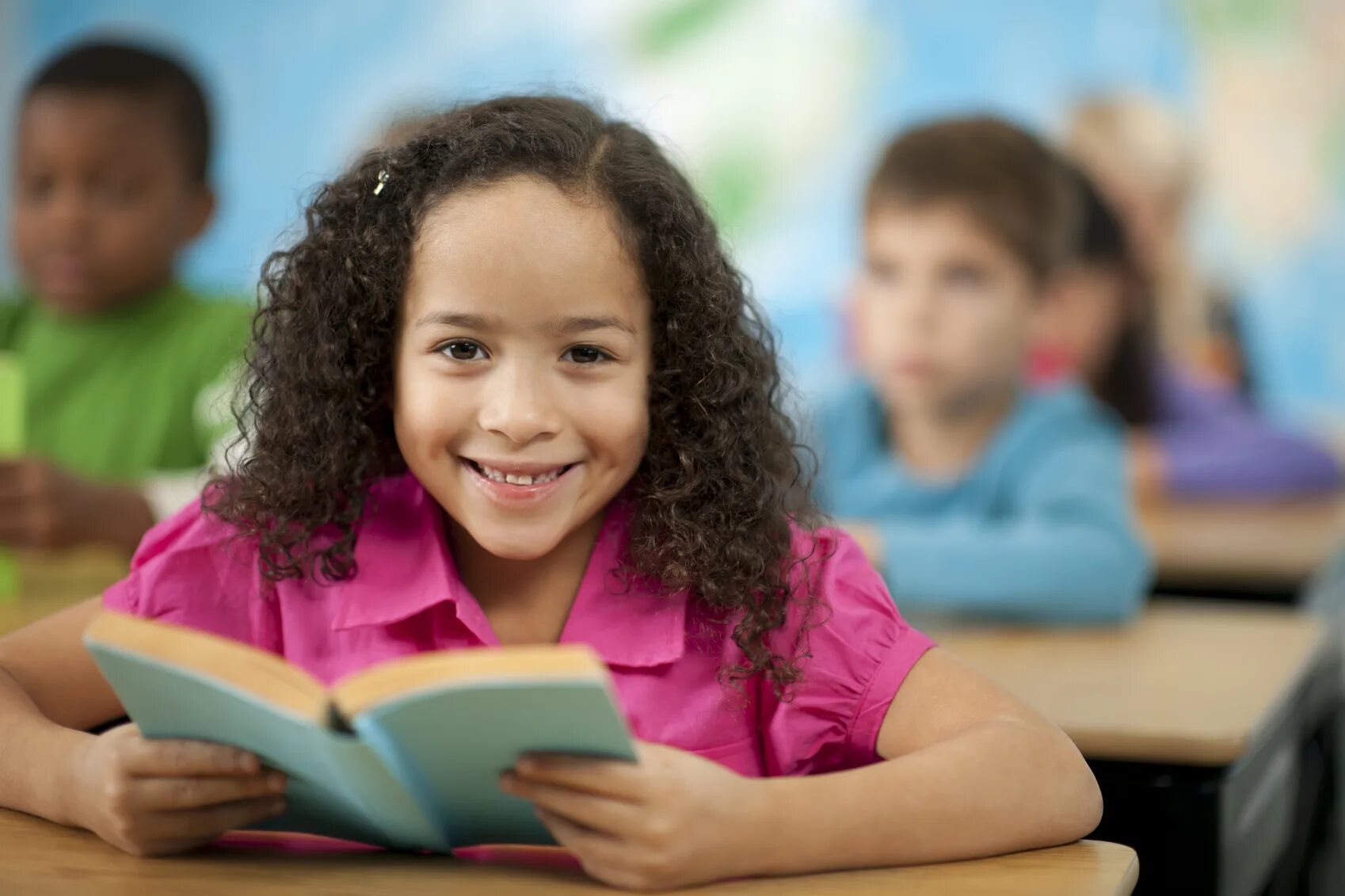 Educational programmes. Индивидуальность каждого ребенка. Чартерная школа. Children at School. Pupils at School.