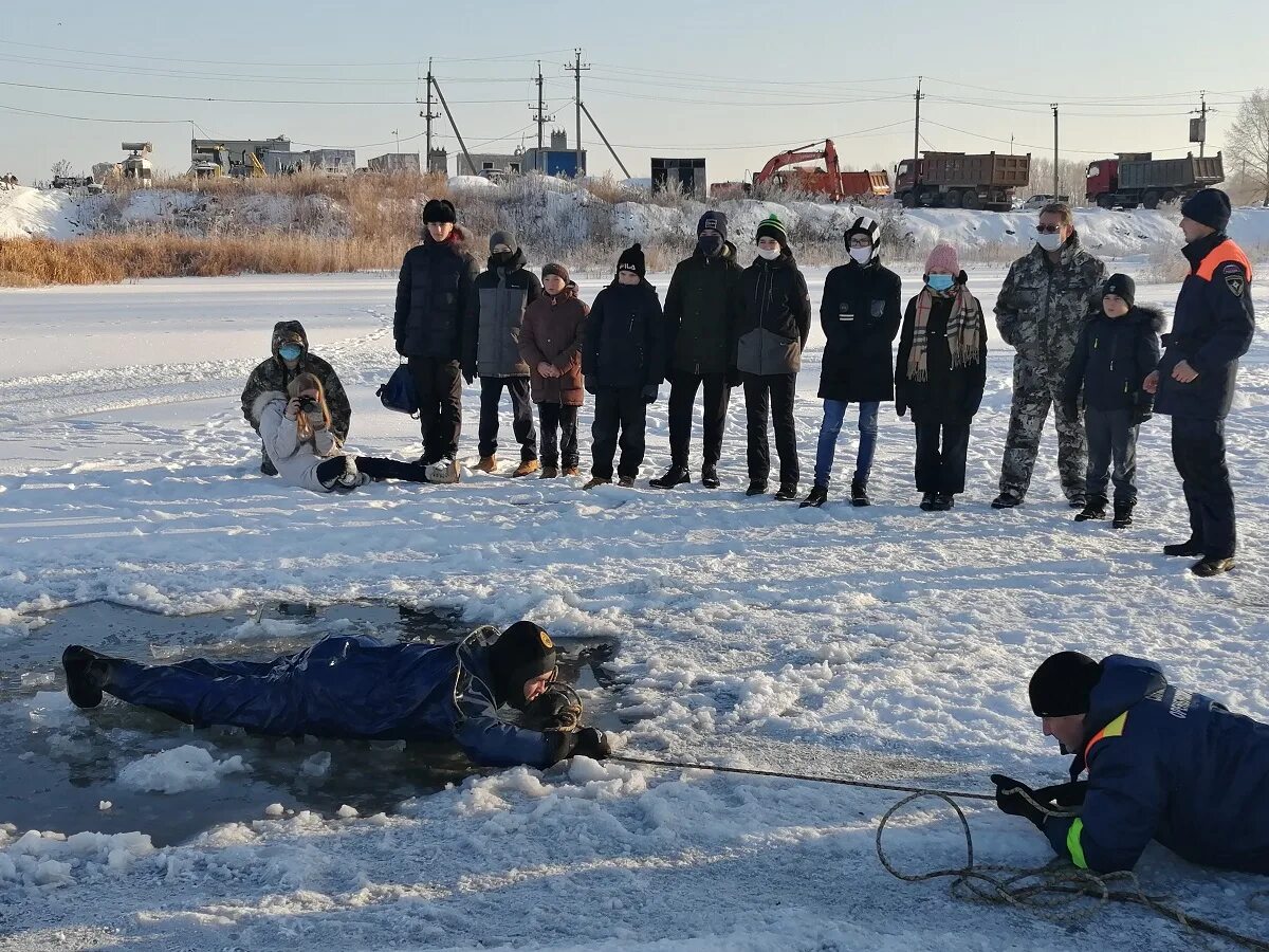 Аварийно-спасательная служба Оренбург. Учения+Камчатка+спасатели+лед. Герои Балезинского района спасли утопающего. Спасатели утонули