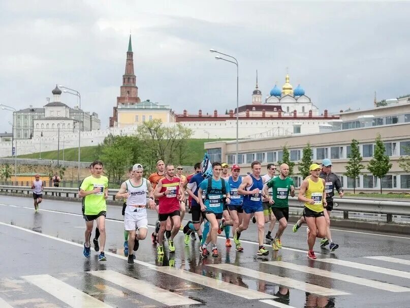 Экспо казанский марафон 2024. Экспо казанский марафон 2024. Казань забег. Бег в казани. Бег в казани.