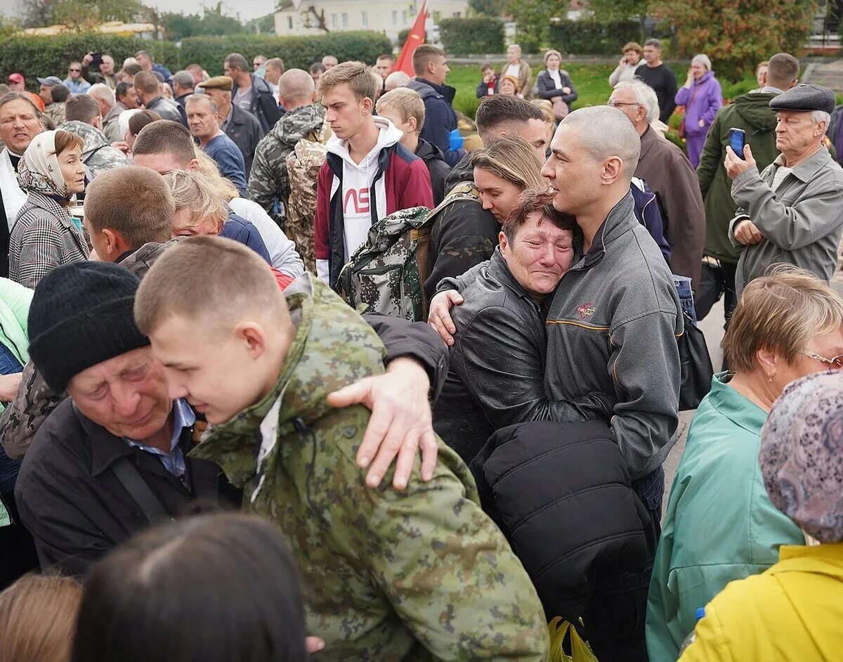 Родственники погибших мобилизованных. Мобилизованные Воронежской области. Проводы мобилизованных. Мобилизация Воронеж. Встреча мобилизованных.