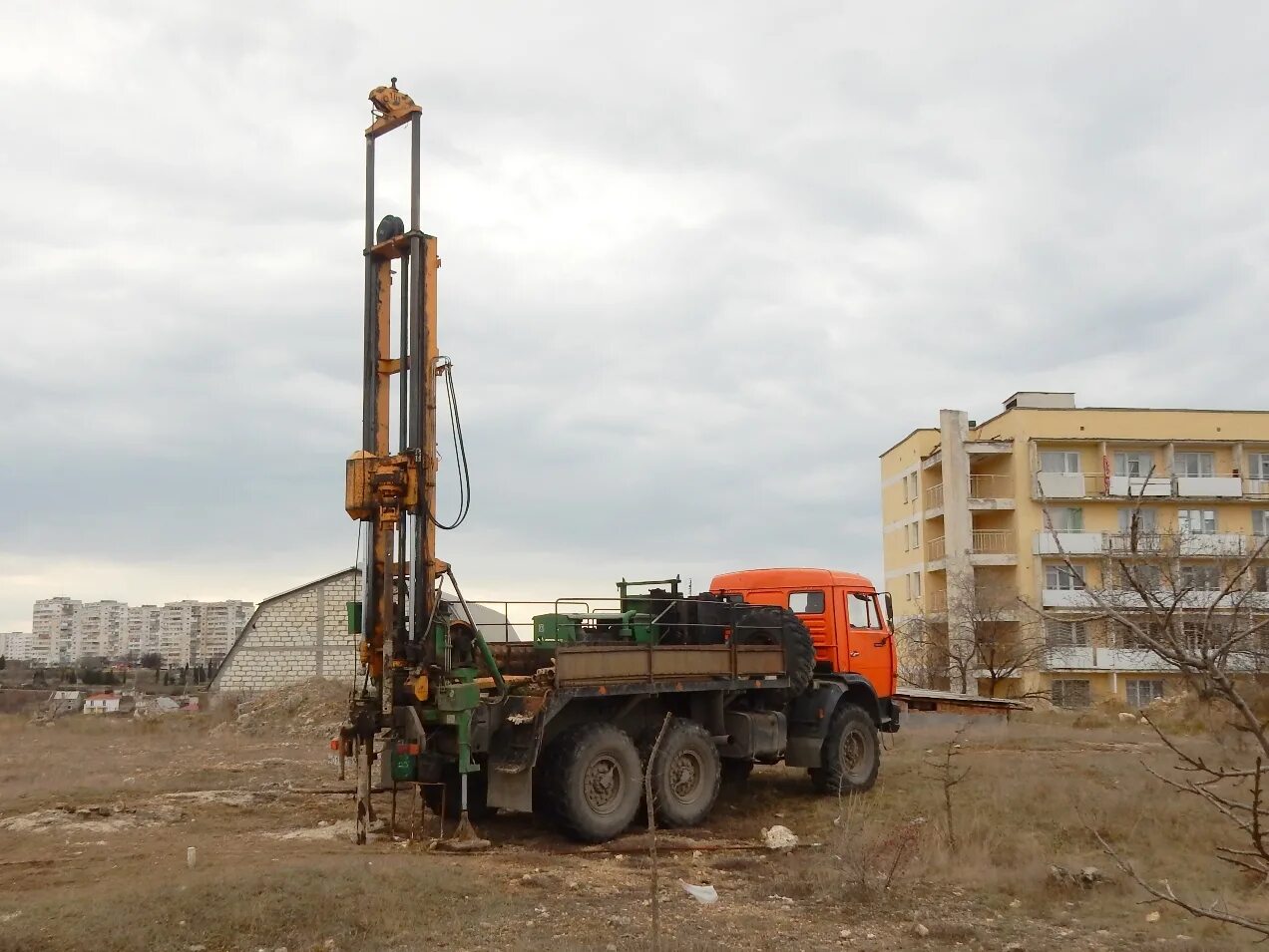 Буровая петербург. ПБУ 2 буровая на шасси КАМАЗ. ПБУ-2 буровая на КАМАЗЕ. Буровая ПБУ 2 на базе КАМАЗ. ПБУ 2 на базе КАМАЗ 43114.