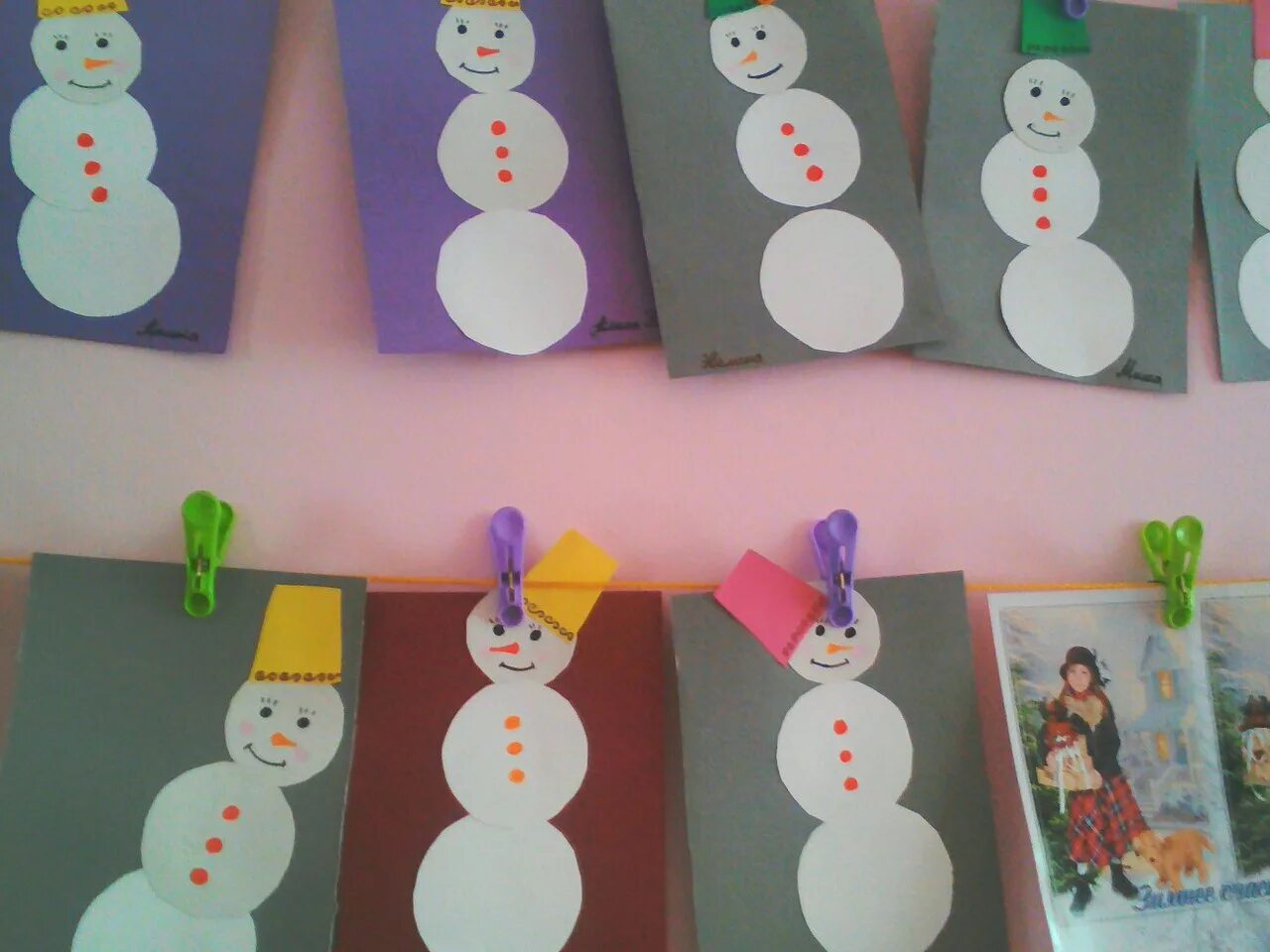 аппликация снеговички в детском саду средняя группа. рисование снеговика во второй младшей группе. снеговикв младший группе. аппликация снеговик из ватных дисков. рисование снеговик 2 младшая группа.