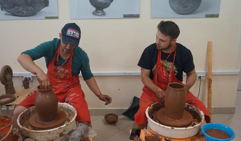 глиняные изделия. гончара 16. ремесло гончарное дело. малые гончары 16. гончара 16.