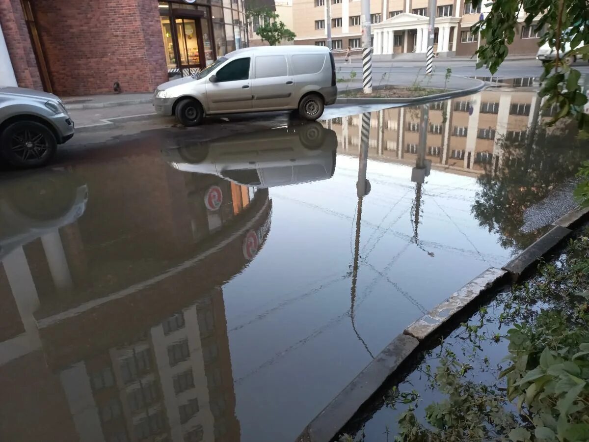 Нет воды энгельс. Затопление Энгельс. Затопленная канализация. Потоп в Саратове. Канализация Саратов.