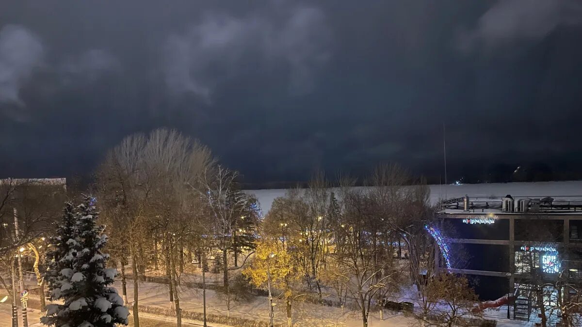 3 января 2014 г. Звездопад над Челябинском. Третий январь. Смоленский звездопад 2023. Звездопад март 2022.