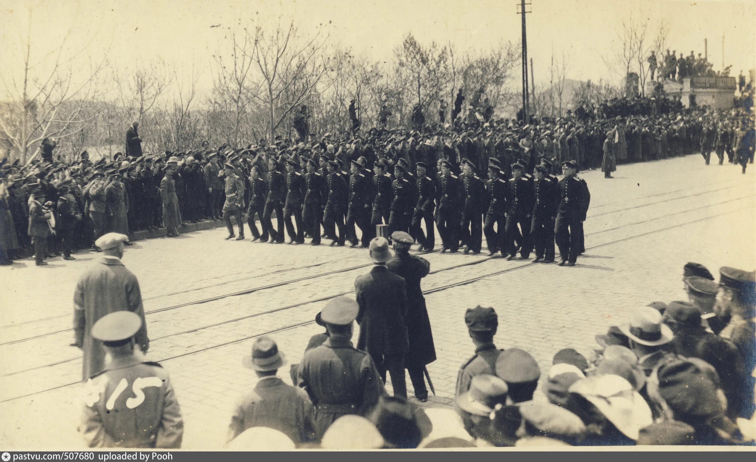 Фото 1922 года чувашия. Парад белогвардейцев во владивостоке. Ркка 23 февраля 1918. С 1922 г началась. Humus петроград 1922.