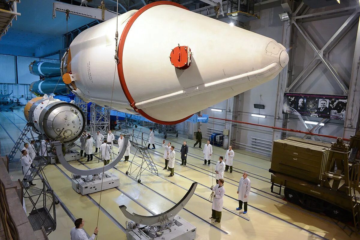 космические технологии. модуль пирс мкс. разработки космических исследований. союз тма-21. инженер конструктор космических аппаратов.