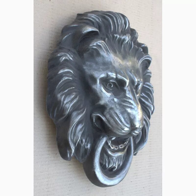 Лев металлическая купить. Голова Льва барельеф. Голова Льва металлическая. Голова Льва скульптура. Гипсовая голова Льва скульптура.