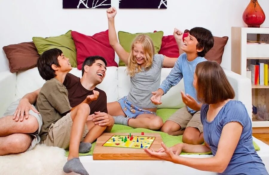 Больше времени на семью. Настольная игра «о семье». Игры родителей с детьми. Игры для детей и взрослых. Настольные игры дети с родителями.