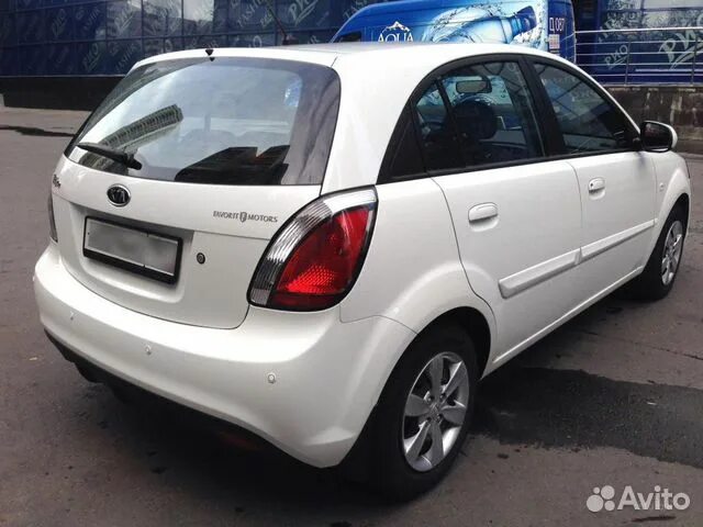 Купить б/у Kia Rio II Рестайлинг 1.4 AT (95 л.с.) бензин автомат в Екатеринбурге