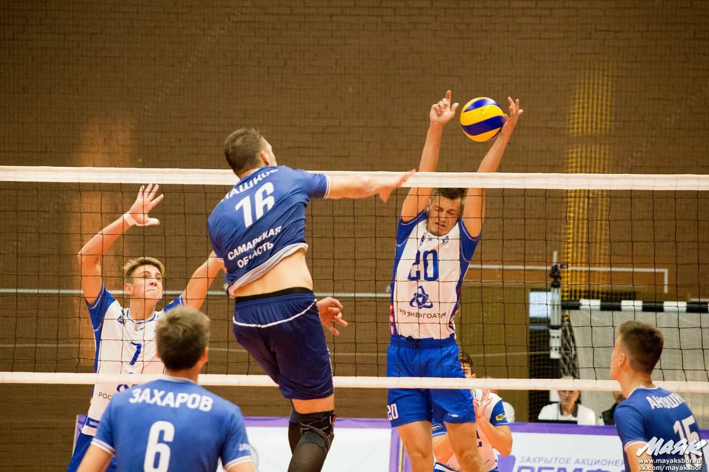 Волейбол санкт петербург расписание. Динамит пляжный волейбол. Экран волейбол спб. Первенство спб. Международные лиги россия.