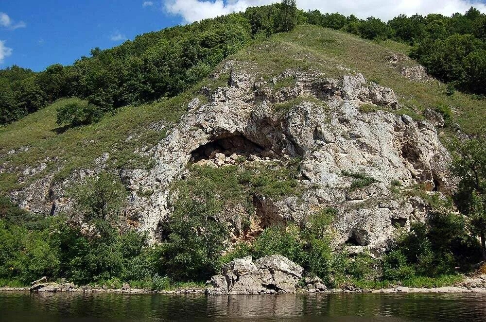 На каком берегу реки малой находится пещера. Пещера братьев Греве Самарская область. Сокольи горы пещера братьев Греве. Пещеры Самарской области пещера братьев Греве. Гора братьев Греве Самара.