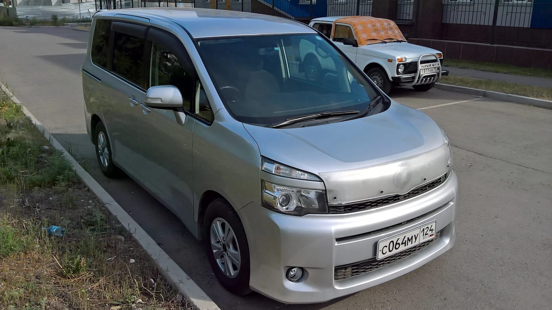 Toyota Voxy 2015. Тойота Вокси 201 цвет. Toyota Voxy 2015 Blue. Тойота Вокси 65 кузов.