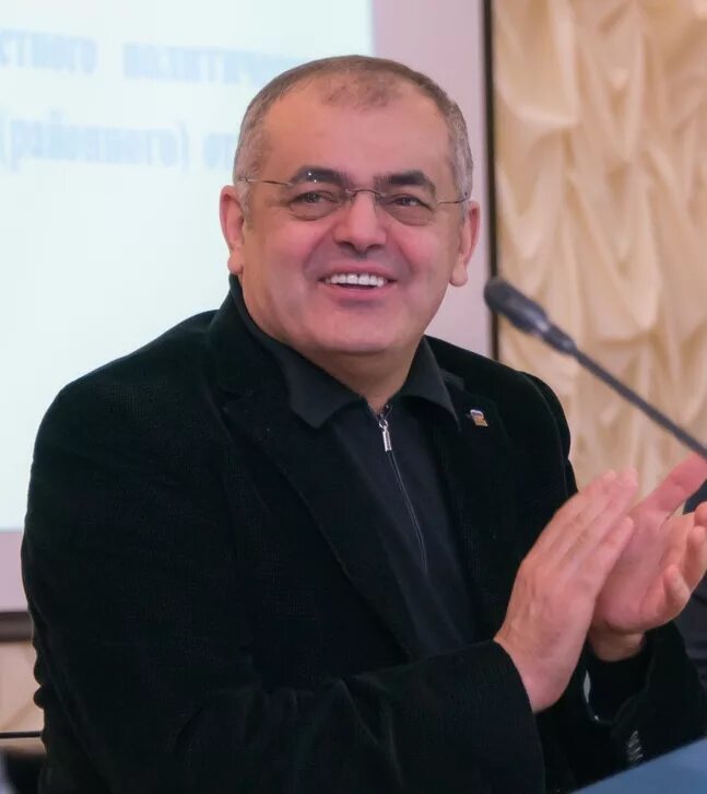 Гурам черткоев. Чермен валиев вольная. Эсмер гиясов. Думан валиев. Чермен валиев борец.