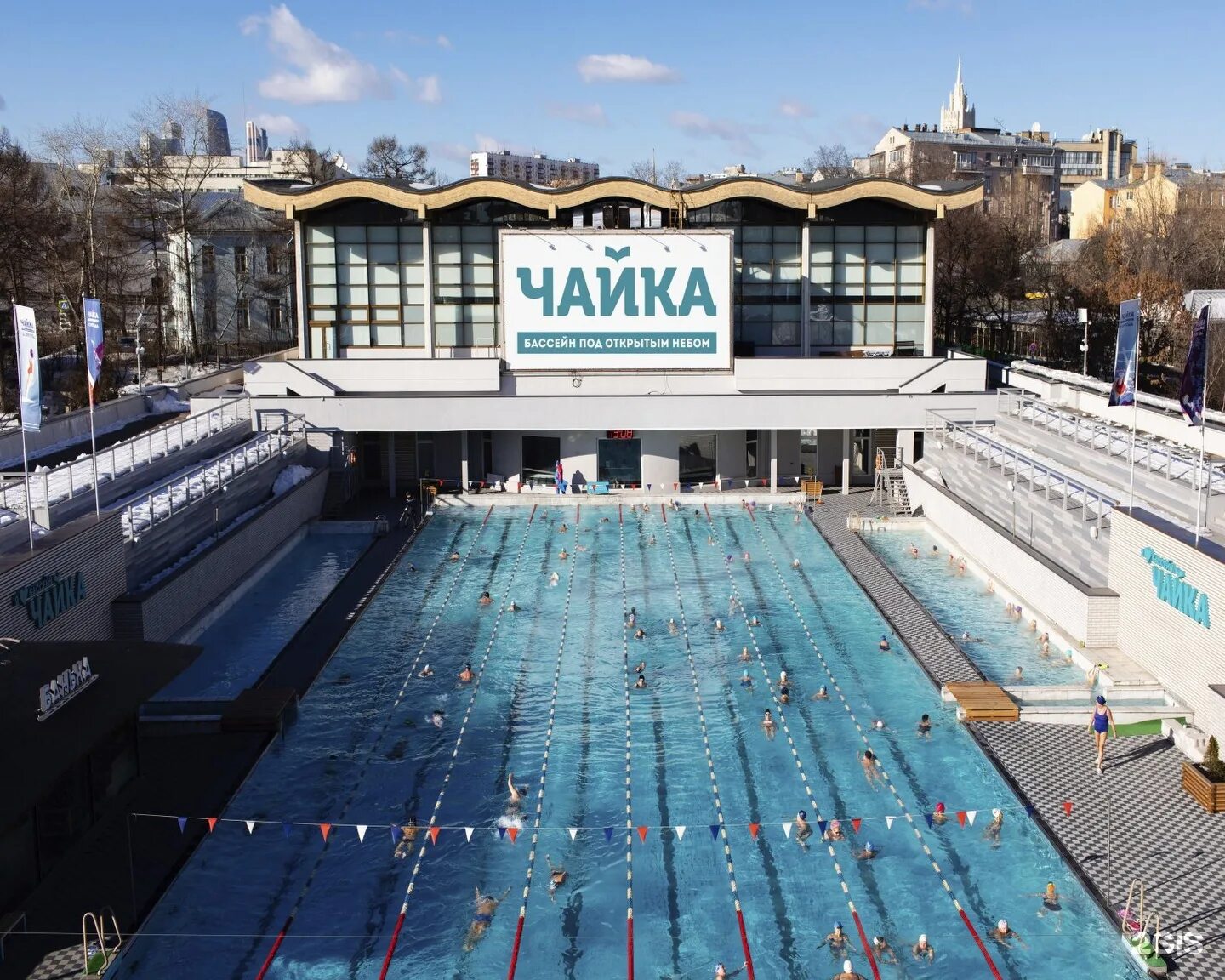 Бассейны в москве 2025. Бассейн чайка в москве. сохо бассейн москва. открытый бассейн чайка в москве. бассейн чайка волжск.