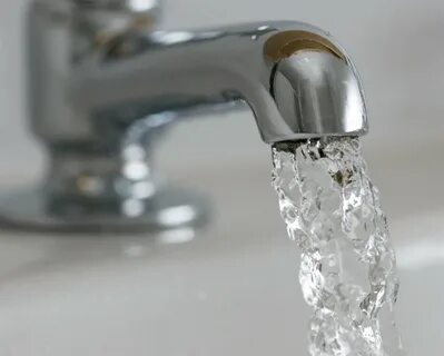 Кран з водою