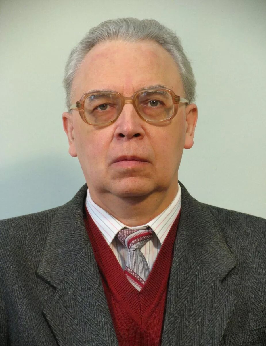 Профессор москва. Смоктий олег профессор. Преподаватели кгу игнист. Профессор москва. Профессор москва.