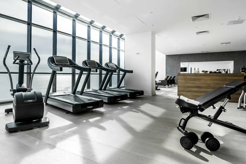 Номер для инвалидов в гостинице. Оборудование в гостинице. Техническое оборудование в гостинице. Инвентарь в гостинице. Профессиональный инвентарь для гостиниц.