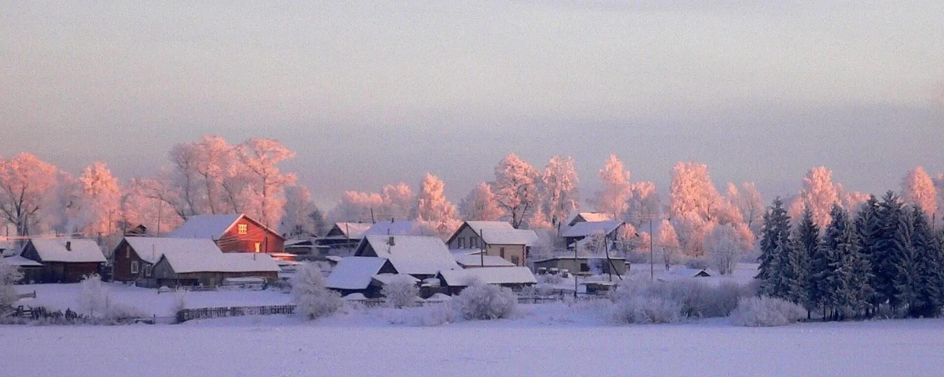 Холодные дома песня. Зимняя деревня. Зимняя деревня панорама. Зимний деревенский пейзаж. Деревня зимой.