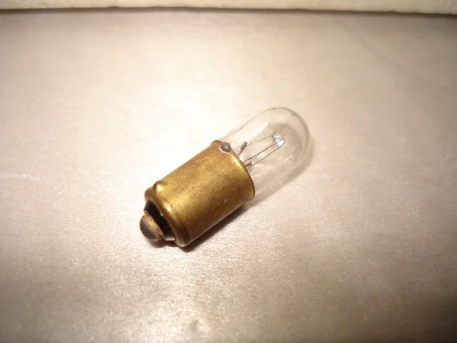 Лампа на 28 вольт 28 ватт. Лампа 28в 5в. Лампы 28 вольт. Индикаторная лампа смн-28в. Лампа цоколь mg5,7s/6 14v 40ma.