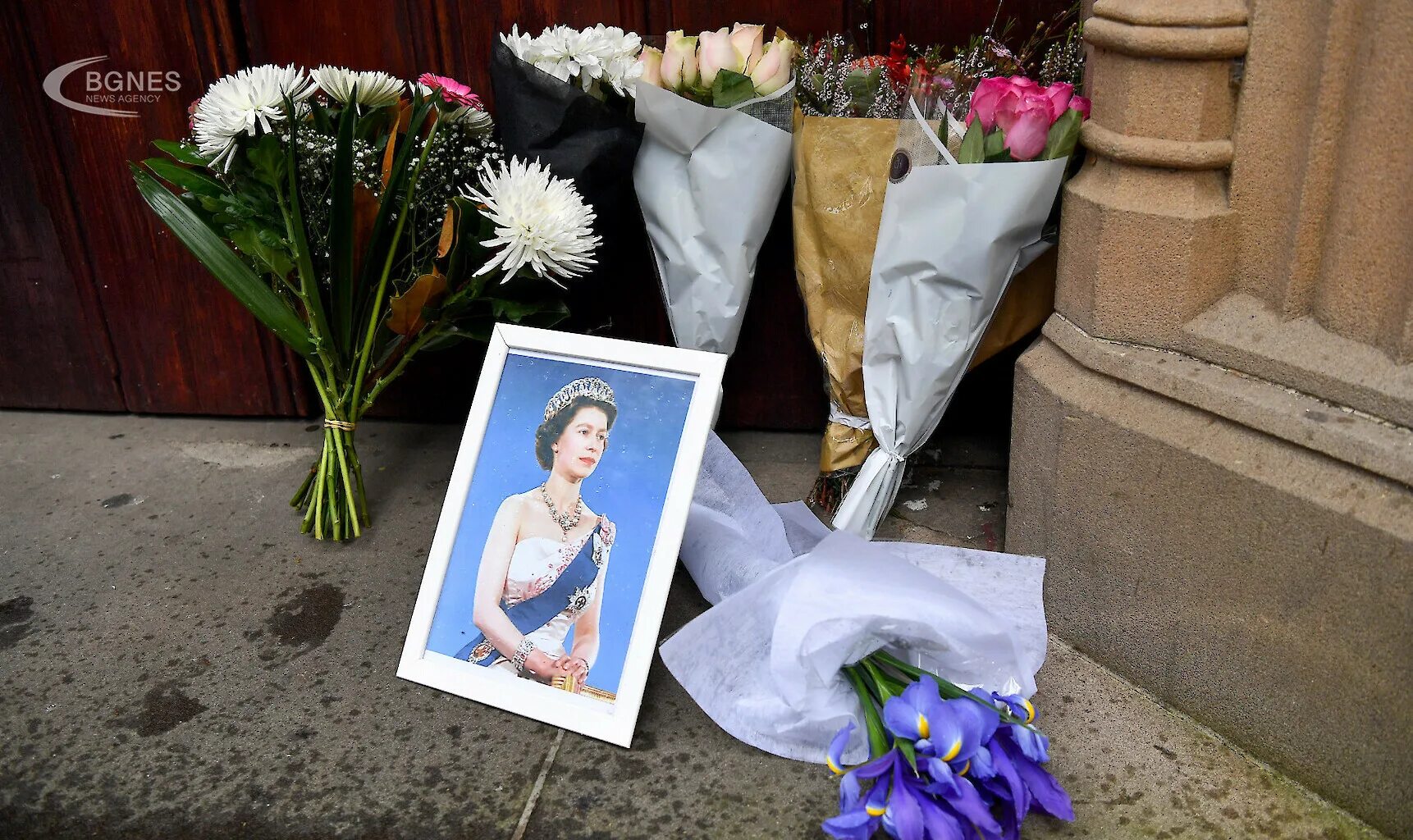 Кто умер в королевской семье. Похороны королевы Елизаветы 2022. Могила королевы Елизаветы 2022.