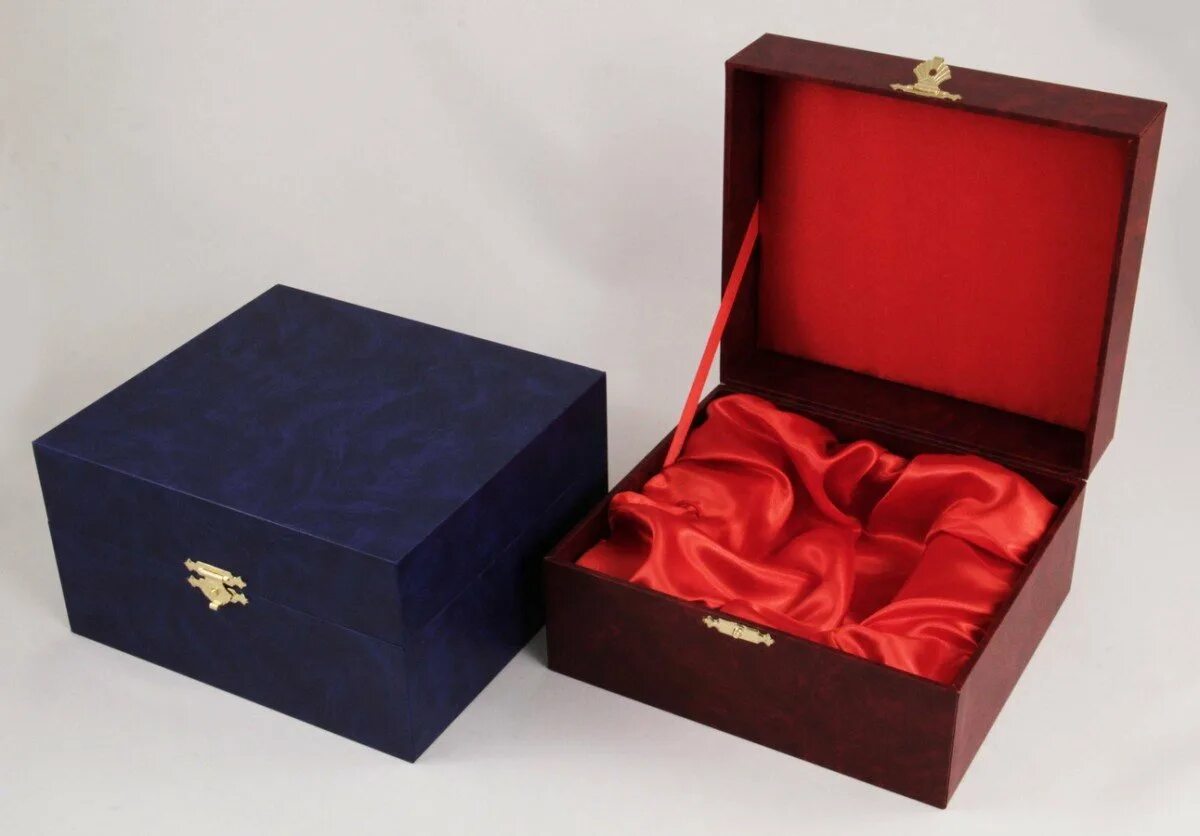 сувенирная коробка. коробочка говорящая фамилия. знаки на коробки упаковочные. проект коробки. помещица коробочка.