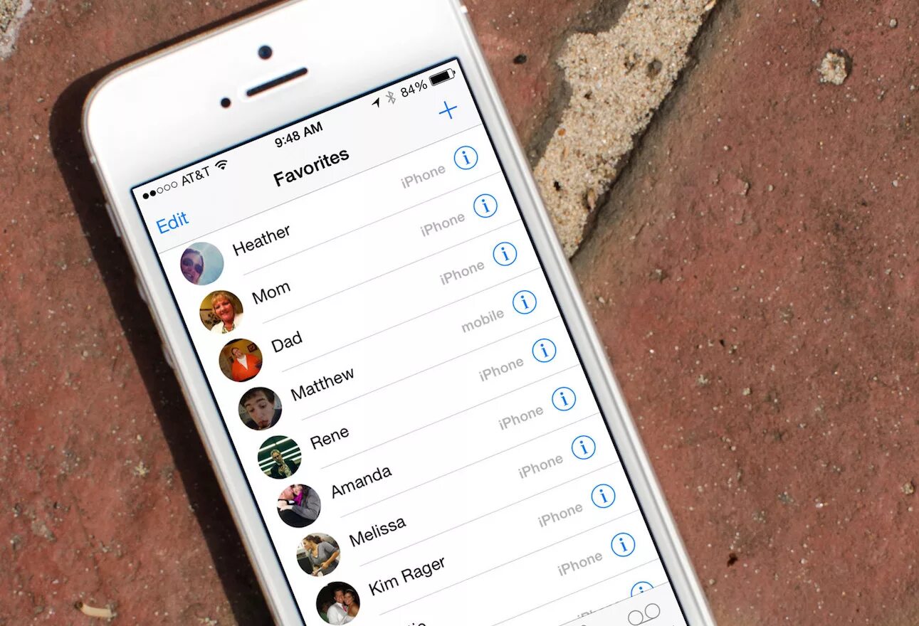 Как можно сохранить контакты. Список контактов iphone. Контакты в телефоне. Контакты айфон. Телефонная книга iphone.