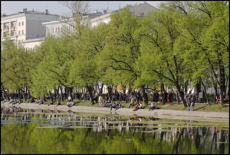 13 июля чистые пруды. Чистые пруды москва. чистые пруды москва 2025. чистые пруды в мае москва. чистые пруды 2011.