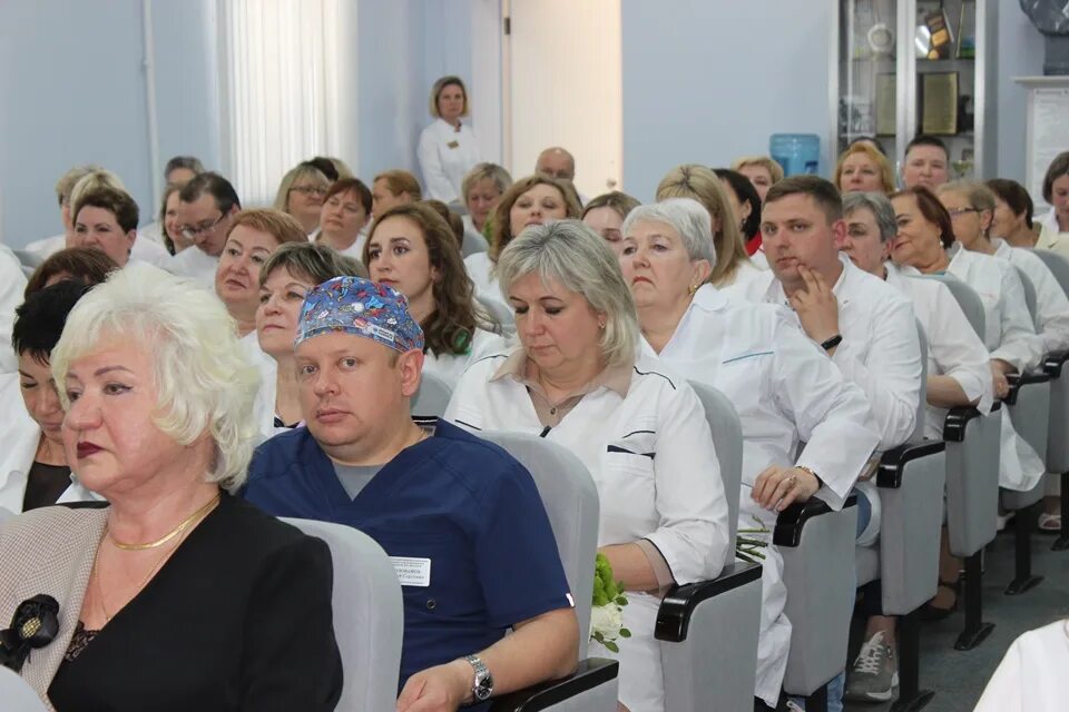 Тульская городская клиническая больница Ваныкина. Коллектив поликлиники. Врачебный коллектив больницы. Крупное медицинское учреждение. Сайт больницы ваныкина тула