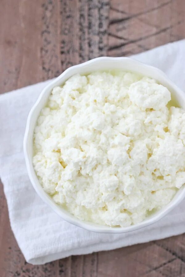 Творог или творог. Творог зернышко вкусвилл. Творог в прозрачном пакете. Творог творожок горох горошина. Творог радужный.
