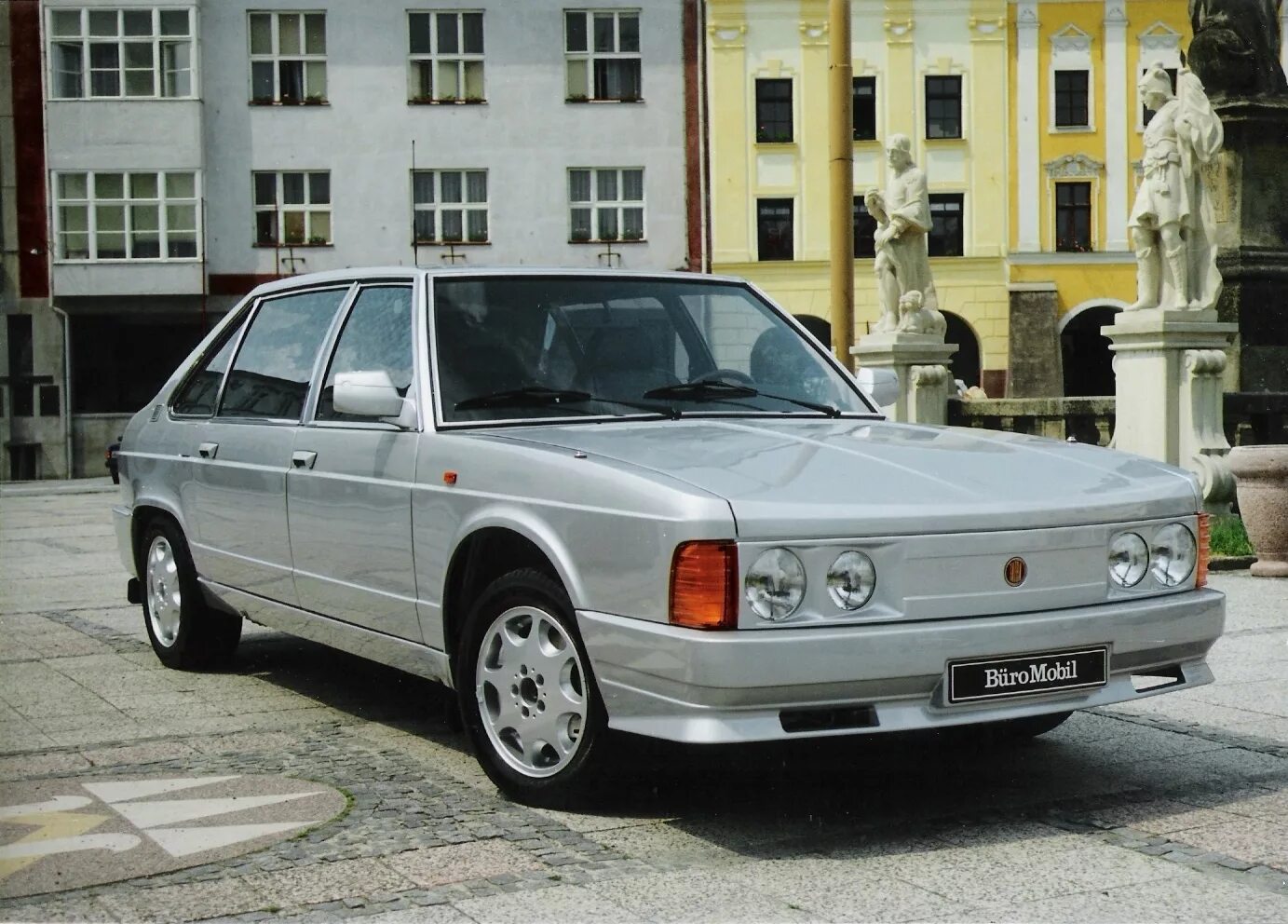Tatra 613. Татра 613 седан. татра 613-4. tatra 613-5.