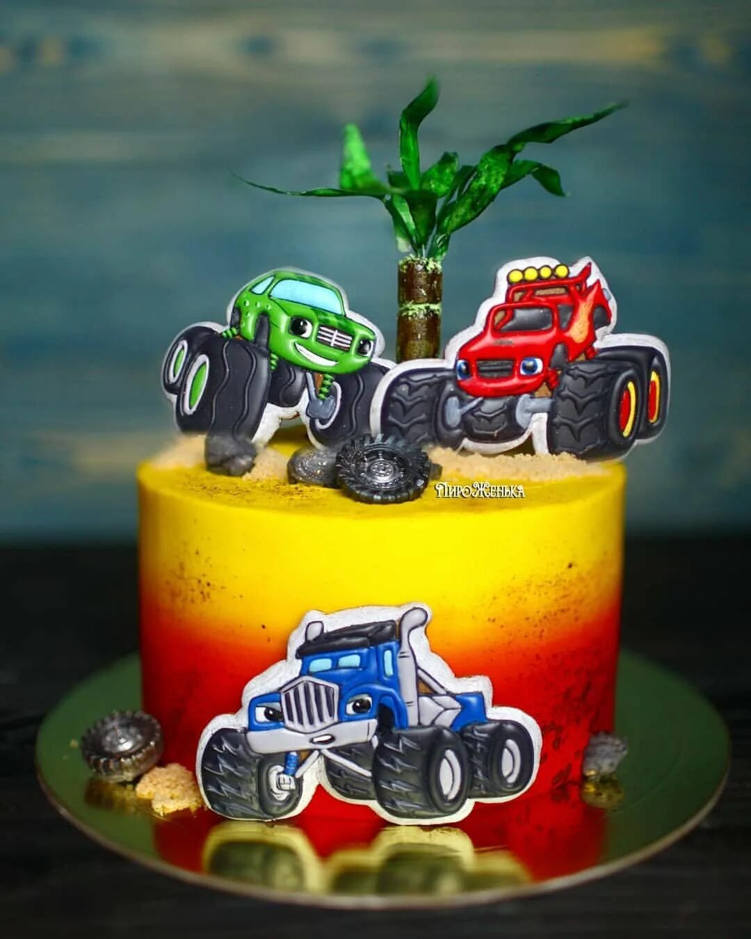 торт со вспышам. торт вспыш и чудо машинки для мальчика. торт вспыш и чудо машинки. торт со вспышам. торт со вспышем и чудо машинками.