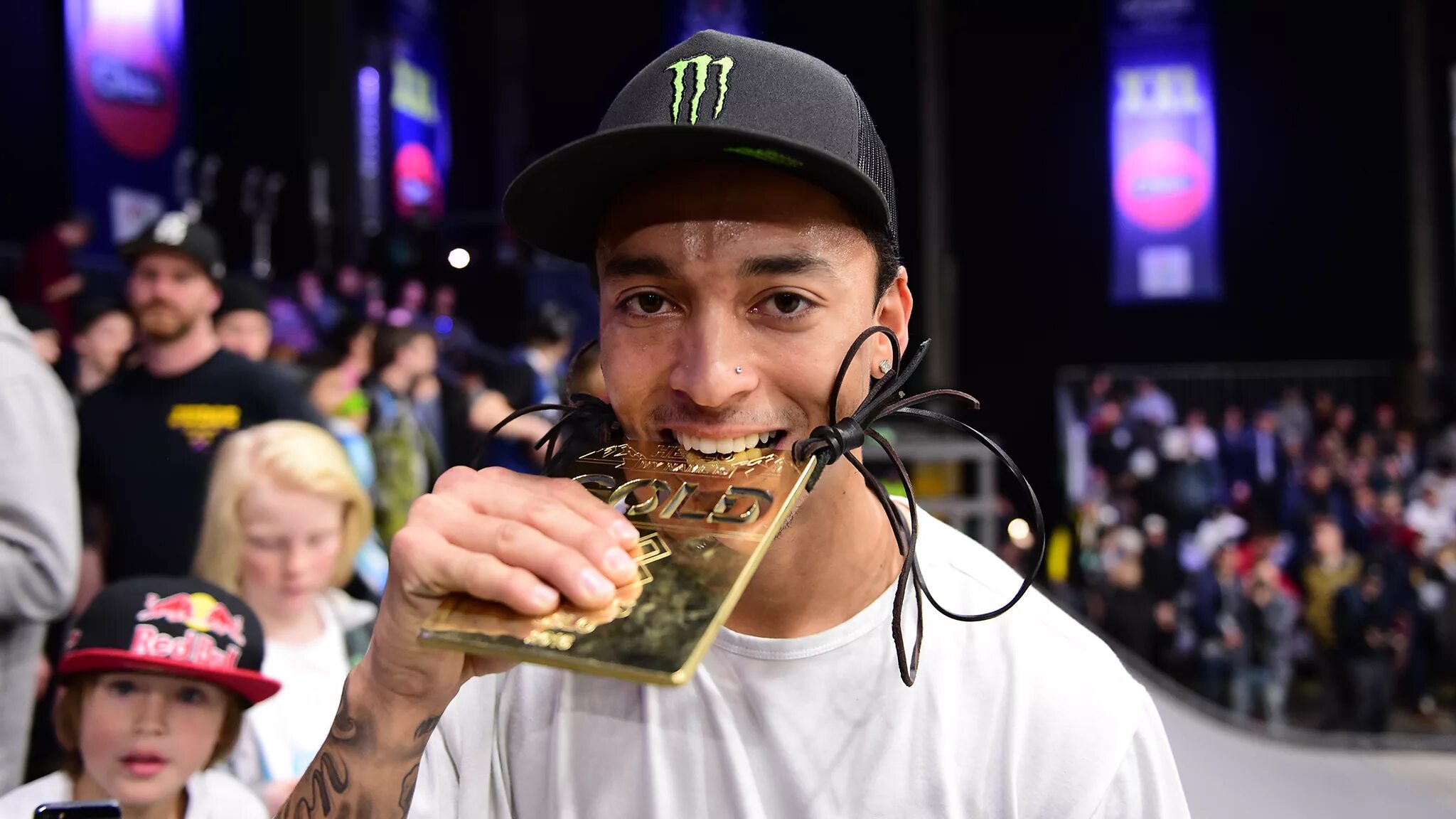 Play games x хьюстон. Nyjah Huston. Найджа Хьюстон скейтбордист. Nyjah Huston тату. Nyjah Huston мотоцикл.