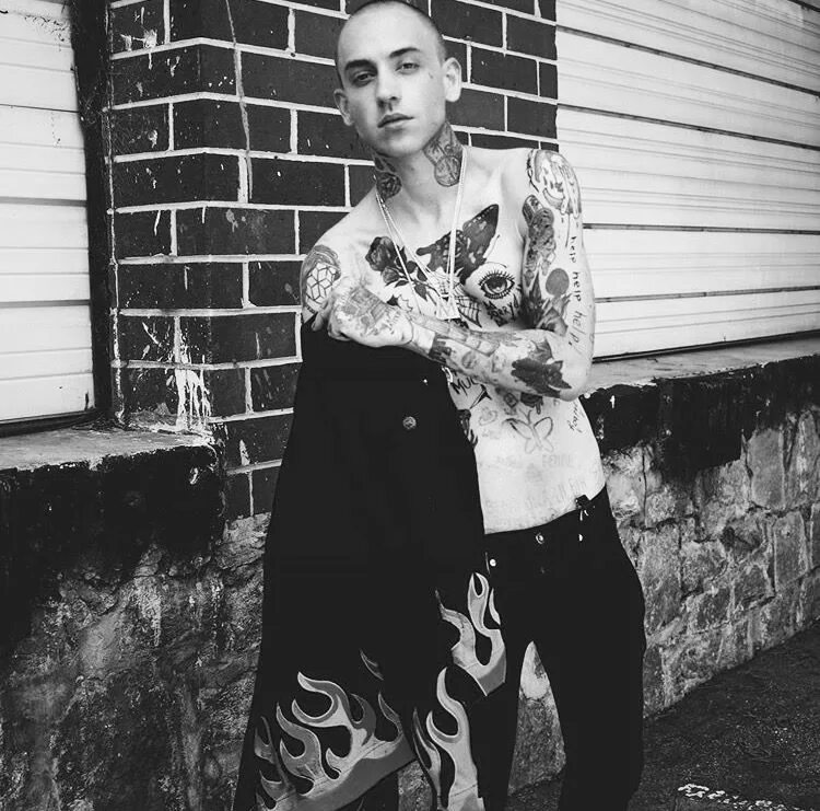 Blackbear музыкант. I hope your whole life sucks blackbear. Blackbear singer. Эстетика blackbear. Blackbear исполнитель.