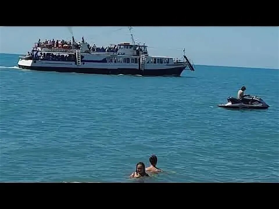 Прогулка на теплоходе абхазия. Морская прогулка абхазия. теплоход абхазия 1942. теплоход абхазия.