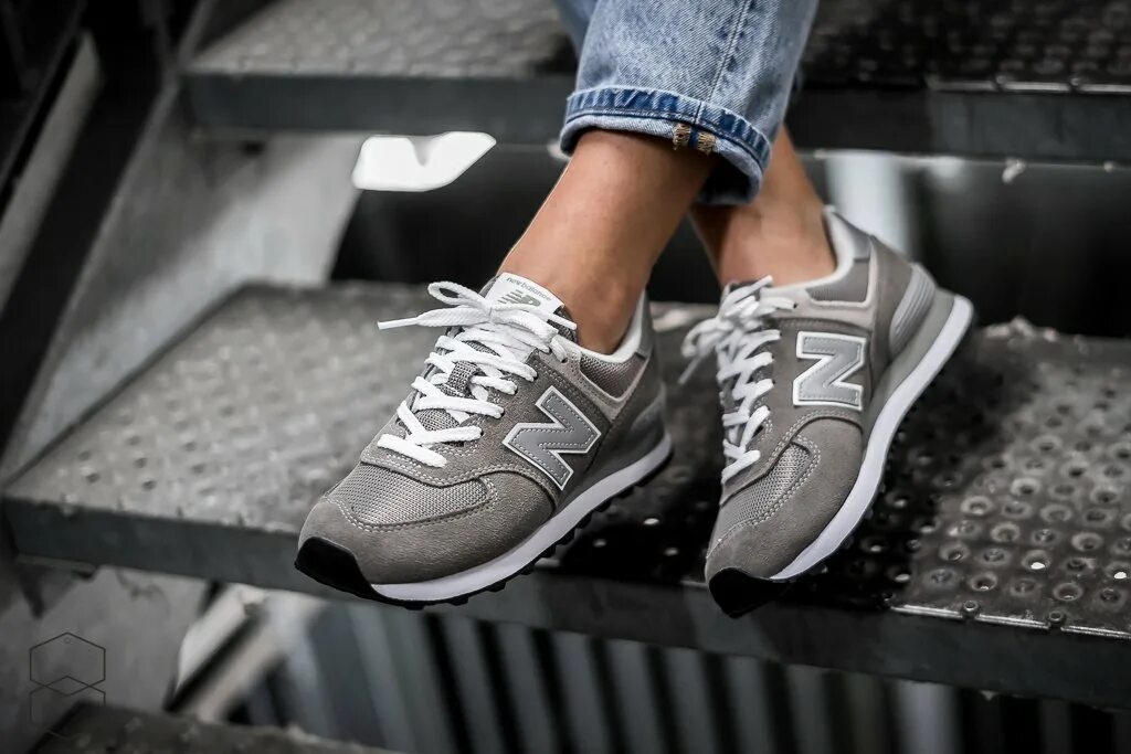 New Balance wl574 - Trainers. New Balance 574 Classic Grey. Нью бэланс 574 серые. Кроссовки Нью баланс 574 женские серые.