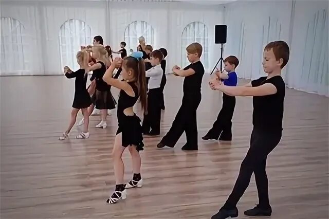 Танцы в южном бутово для детей. Танцы бутово парк. Танцы бутово парк. Танцы северное бутово. Эврика северное бутово.