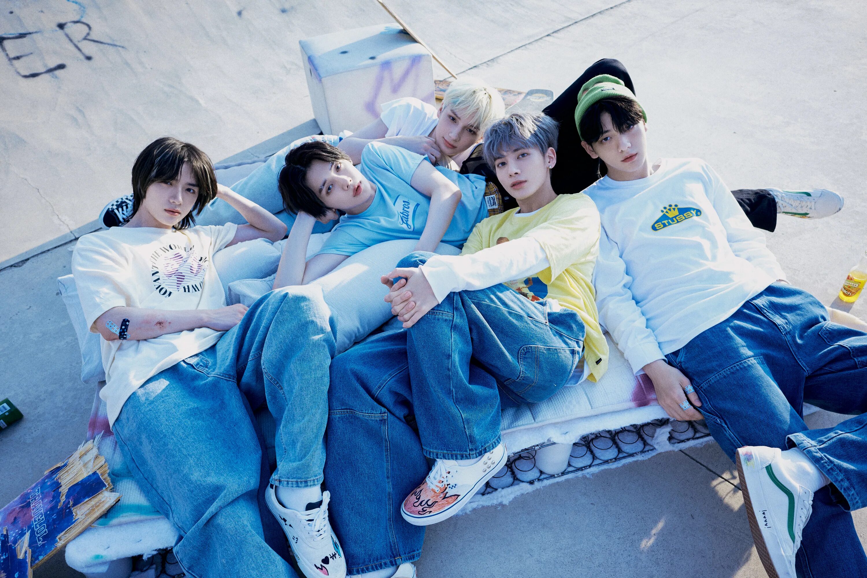 Концепт к поп групп. Кпоп txt. txt k pop группа. txt kpop группа участники. txt album the chaos chapter: fight or escape.